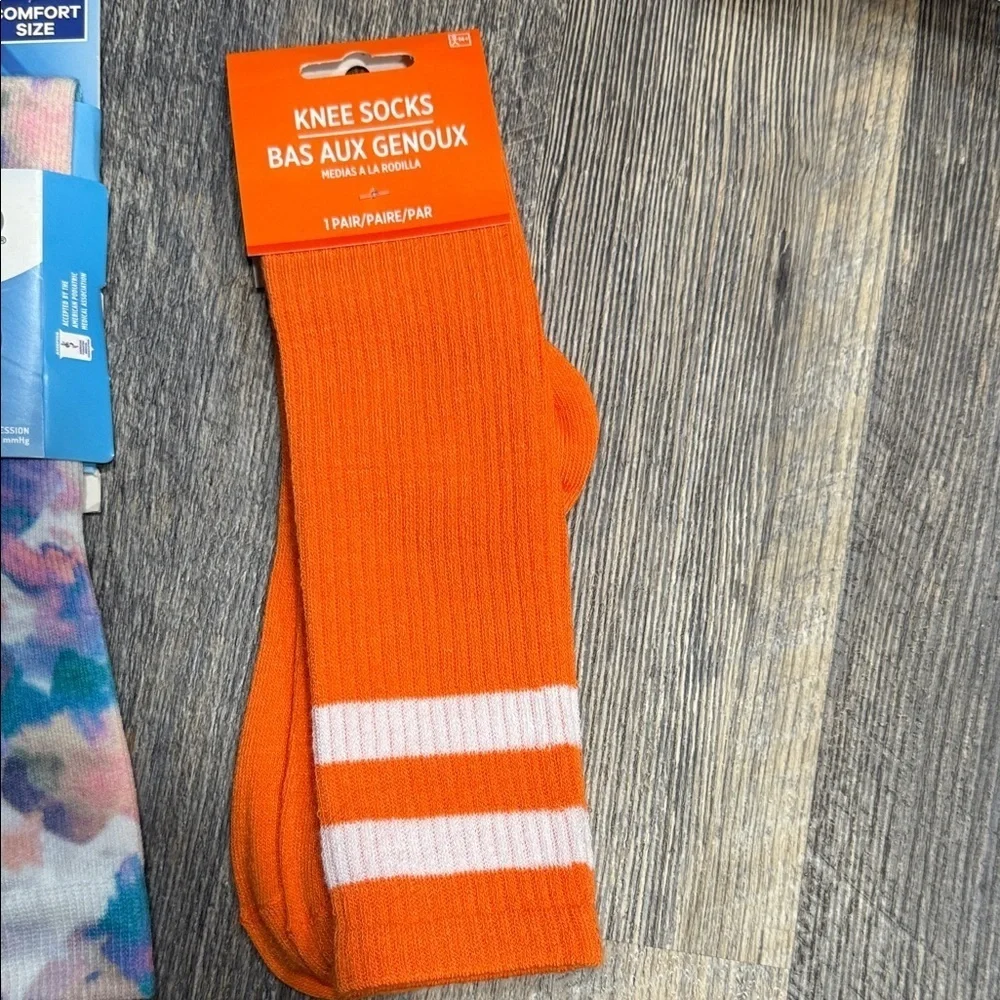 2 Dr. Scholl's Women's Multicolor and Orange Knee Socks